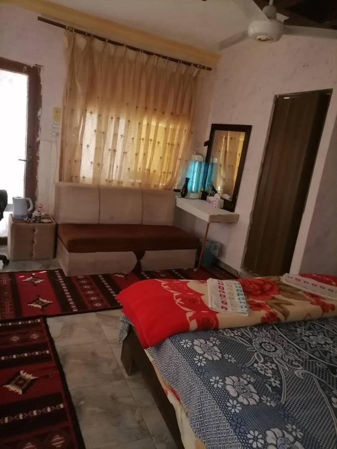 Guest House Hazem Al Azraq ash Shamālī Buitenkant foto